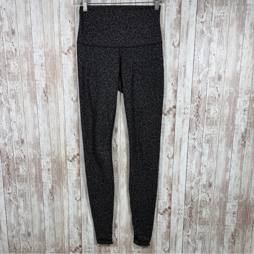 Lululemon Wunder Under Leggings sz 6 Full-On Luxtreme Roll Down Petal Camo Black